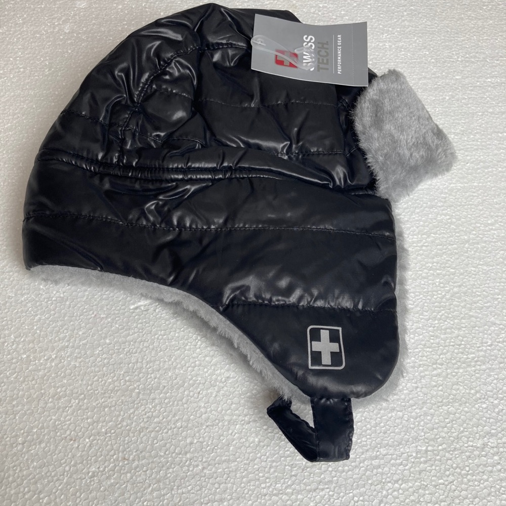 Swiss Tech trapper hat. Black w/gray faux fur.